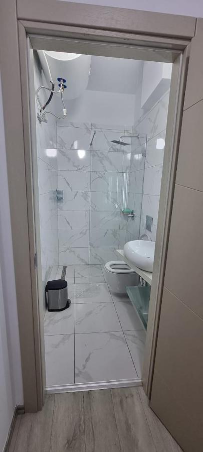 Suncoast Rooms Port Side Sarande Exterior photo