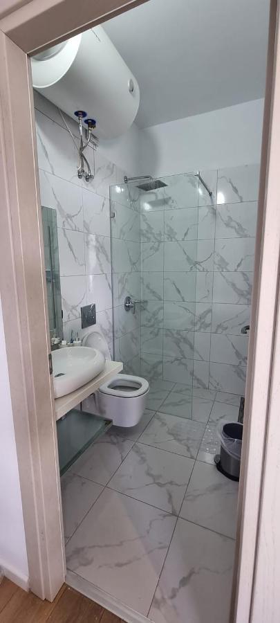 Suncoast Rooms Port Side Sarande Exterior photo